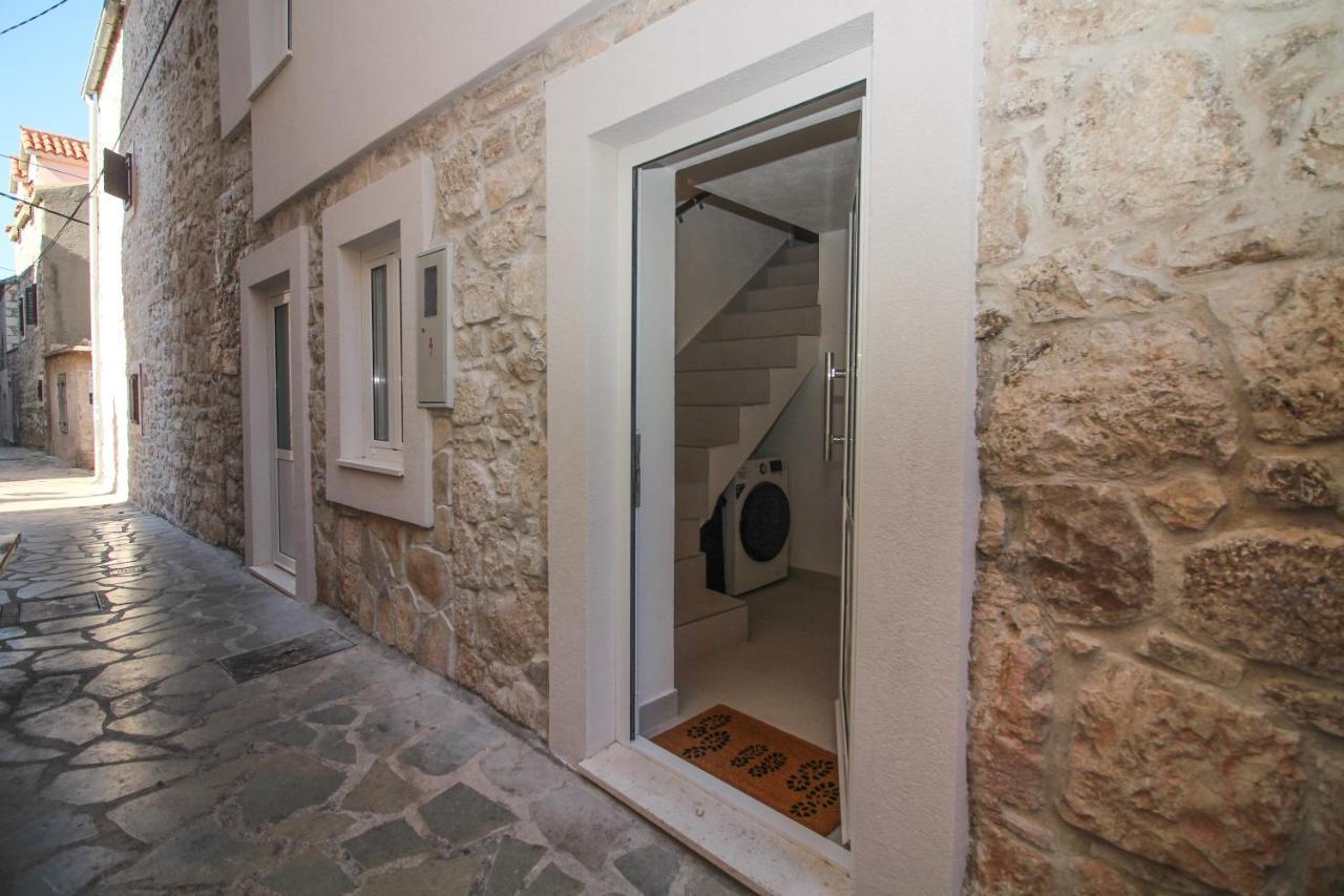 Ghetto Apartment Primosten Exterior photo