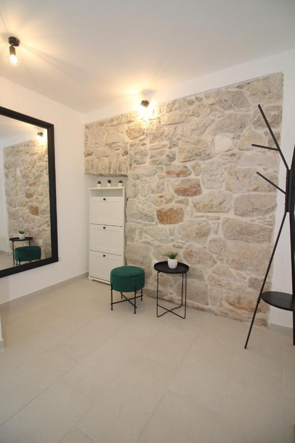 Ghetto Apartment Primosten Exterior photo